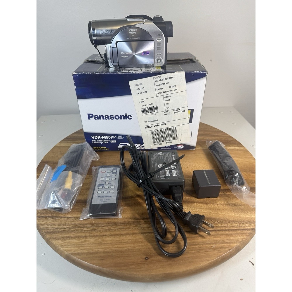 Panasonic Palmcorder VDR-M50 DVD Camcorder With DVD Remote & Charger Box Tested